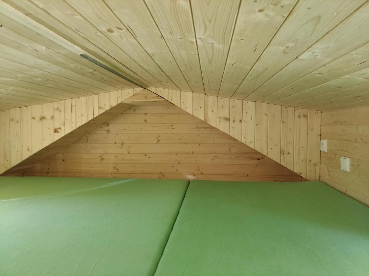 Celorocni Glamping V Pohodlnem Domecku Villa Vyprachtice Luaran gambar