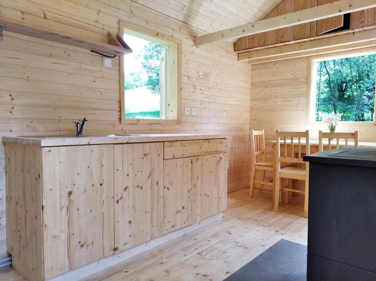 Celorocni Glamping V Pohodlnem Domecku Villa Vyprachtice Luaran gambar